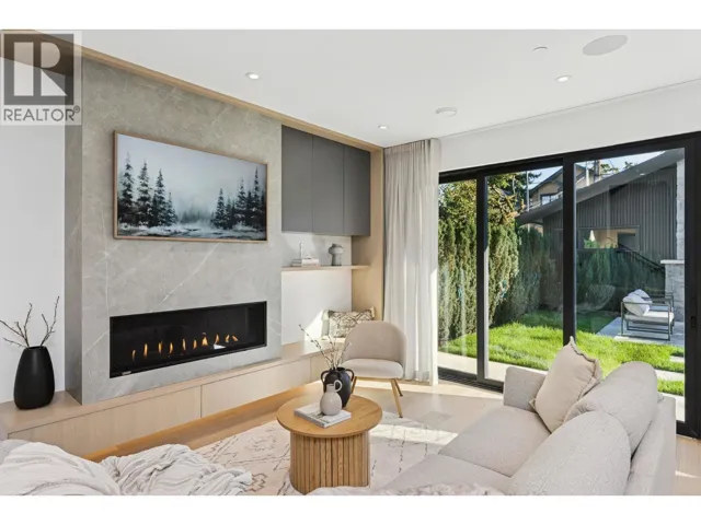 2 3036 W 14TH AVENUE, Vancouver, British Columbia V6K2X8