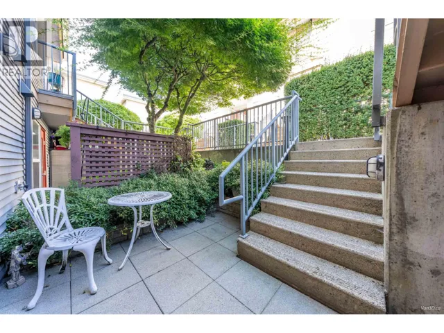 229 E 11TH AVENUE, Vancouver, British Columbia V5T2C4