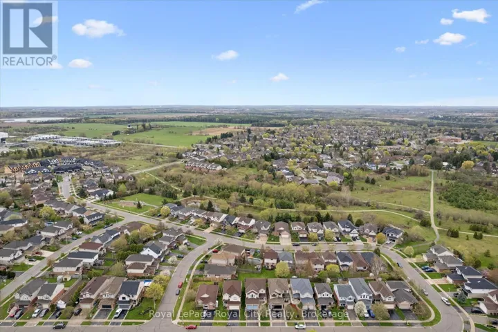 64 MILSON CRESCENT, Guelph (Kortright Hills), Ontario N1C1G7