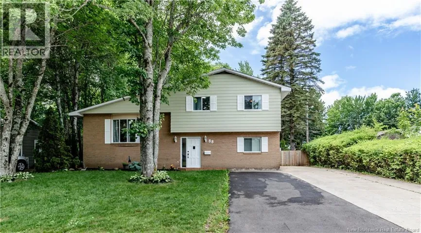 88 Woodleigh Street, Moncton, New Brunswick E1C8Z8
