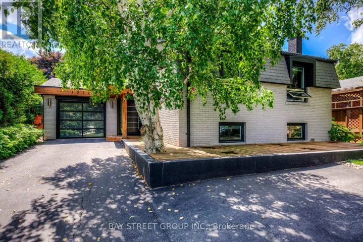 1238 LANDFAIR CRESCENT, Oakville (FA Falgarwood), Ontario L6H2N3