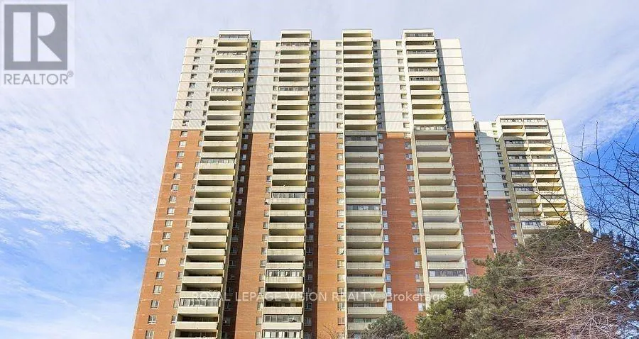 2817 - 1 MASSEY SQUARE, Toronto (Crescent Town), Ontario M4C5L4