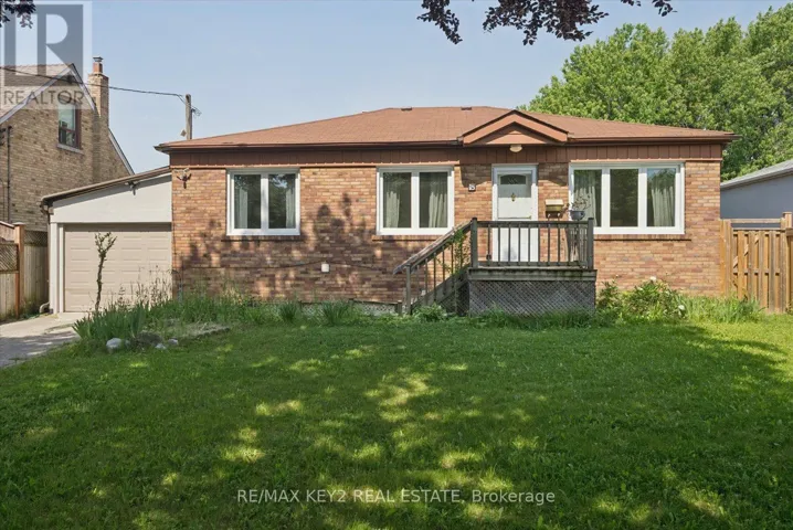 18 JODPHUR AVENUE, Toronto (Humberlea-Pelmo Park), Ontario M9M2J4