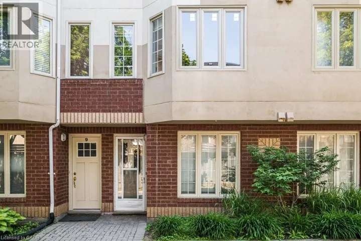 266 LIMERIDGE Road E Unit# 10, Hamilton, Ontario L9A2S7