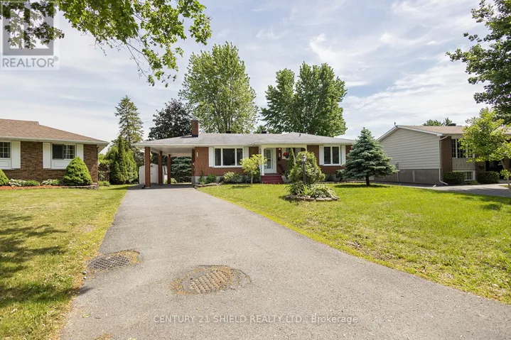 66 VALECREST DRIVE, Cornwall, Ontario K6H6E1
