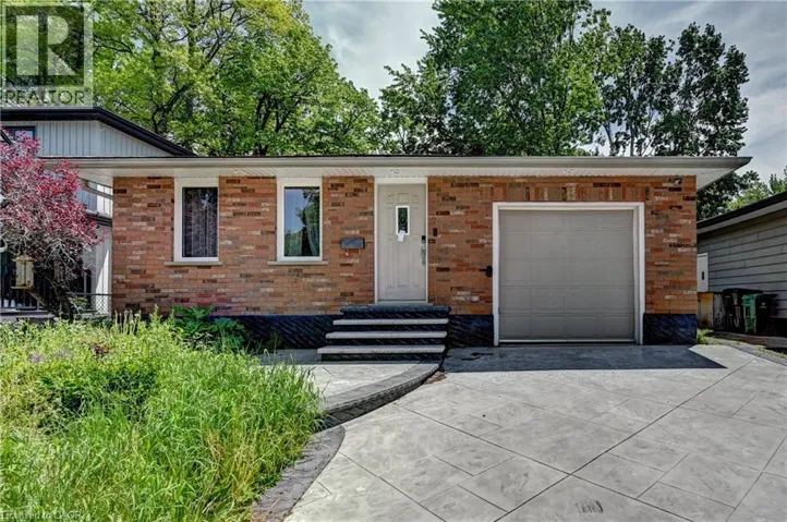525 FALLINGBROOK Drive, Waterloo, Ontario N2L4N2