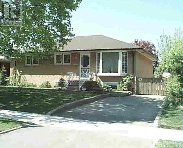 34 PARAGON ROAD, Toronto (Kingsview Village-The Westway), Ontario M9R1J8