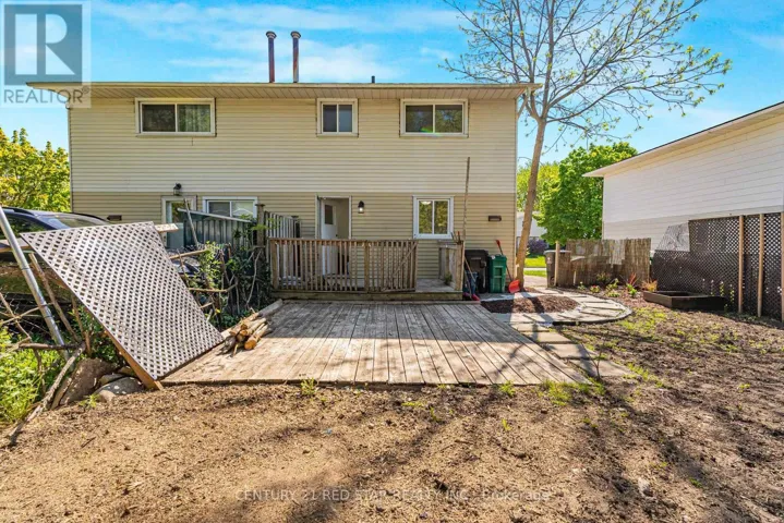 26A HELENE CRESCENT, Waterloo, Ontario N2L5E5