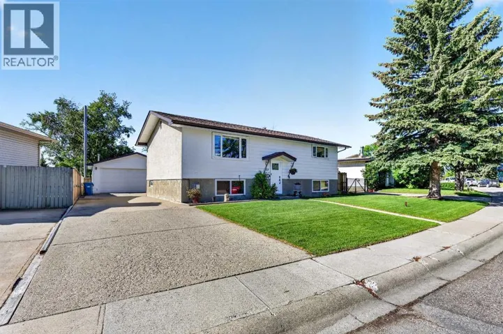 152 Maddock Way NE, Calgary, Alberta T2A3X3