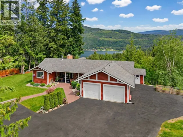 2414 Forest Drive, Blind Bay, British Columbia V0E1H2