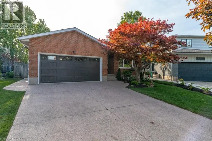 44 WINDERMERE Court, Kitchener, Ontario N2N2W4