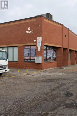 4 - 5 EDVAC DRIVE, Brampton (Brampton North), Ontario L6S5P2