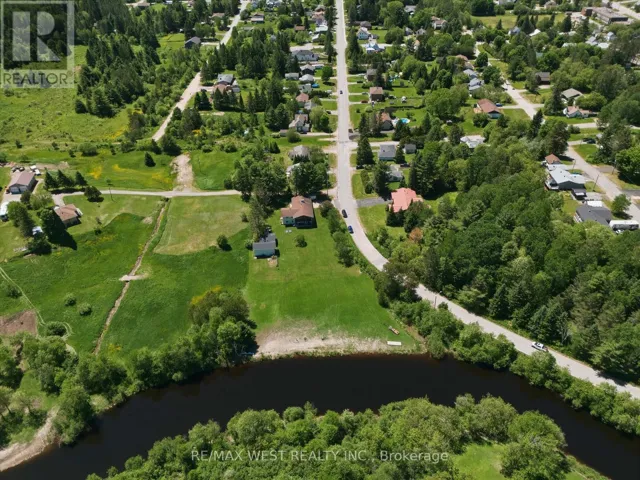 236 QUEEN STREET, Burk's Falls, Ontario P0A1C0