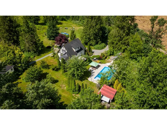 8561 BRADNER ROAD, Abbotsford, British Columbia V4X2H5