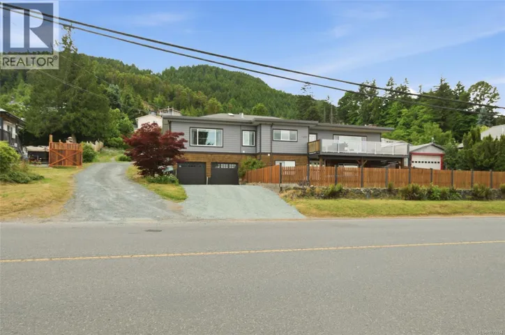 430 Davis Rd, Ladysmith, British Columbia V9G1V5