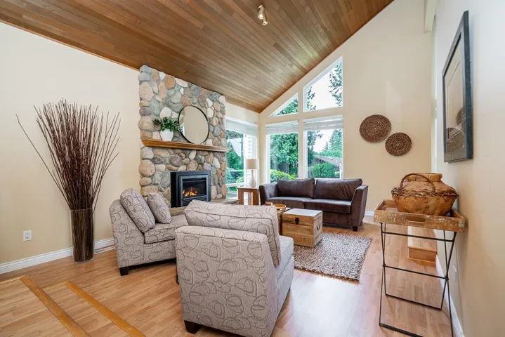 9508 204 STREET, Langley, British Columbia V1M1Y8
