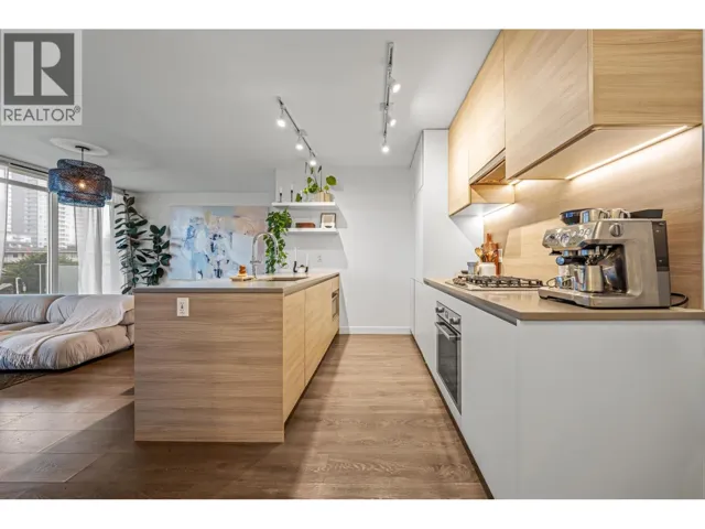 504 652 WHITING WAY, Coquitlam, British Columbia V3J0K3