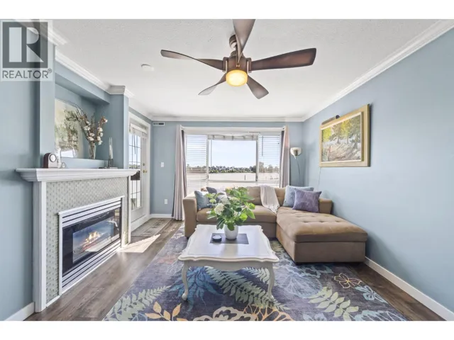312 6 RENAISSANCE SQUARE, New Westminster, British Columbia V3M6N8