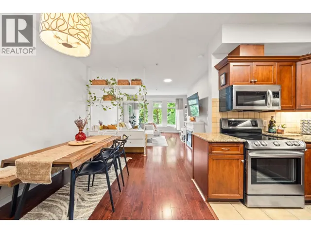 302 2488 WELCHER AVENUE, Port Coquitlam, British Columbia V3C1X7