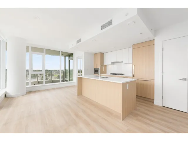209 9675 KING GEORGE BOULEVARD, Surrey, British Columbia V3T2V3