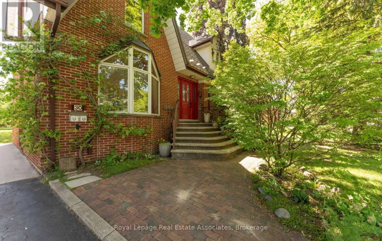 30 THEODORE DRIVE, Mississauga (Streetsville), Ontario L5M1E4