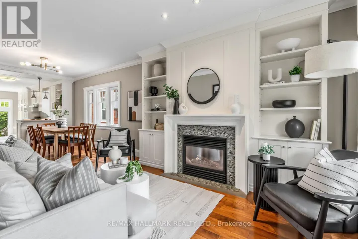 7 WESTBROOK AVENUE, Toronto (Woodbine-Lumsden), Ontario M4C2G1