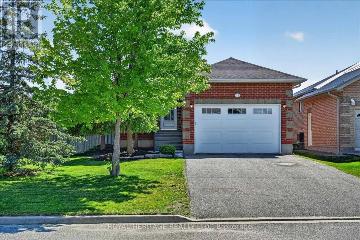 21 EAKINS CRESCENT, Kawartha Lakes (Lindsay), Ontario K9V6J9