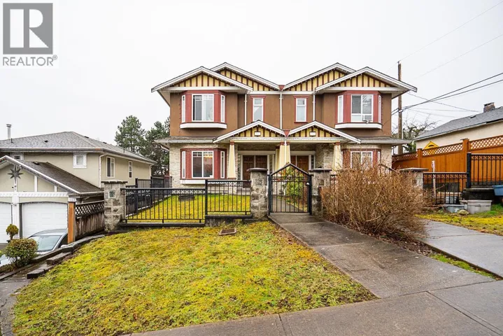 528 SIXTEEN STREET, New Westminster, British Columbia V3M4R3