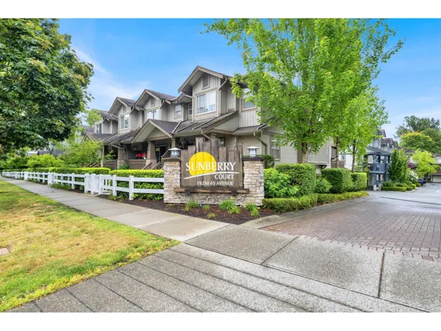 64 19250 65 AVENUE, Surrey, British Columbia V4N5R7