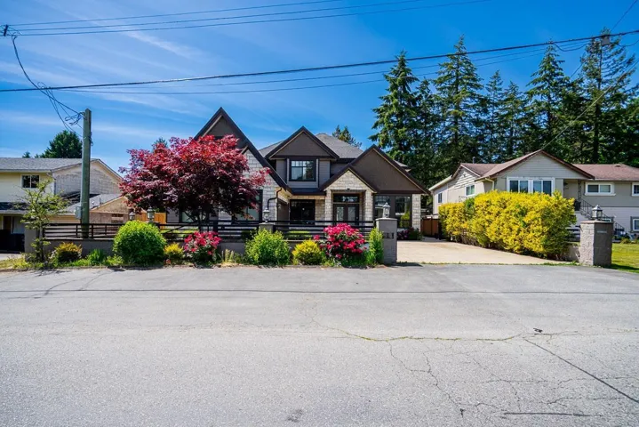 6751 135 STREET, Surrey, British Columbia V3W4W4