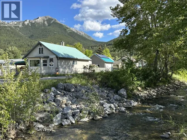 13202 19 Avenue, Blairmore, Alberta T0K0E0