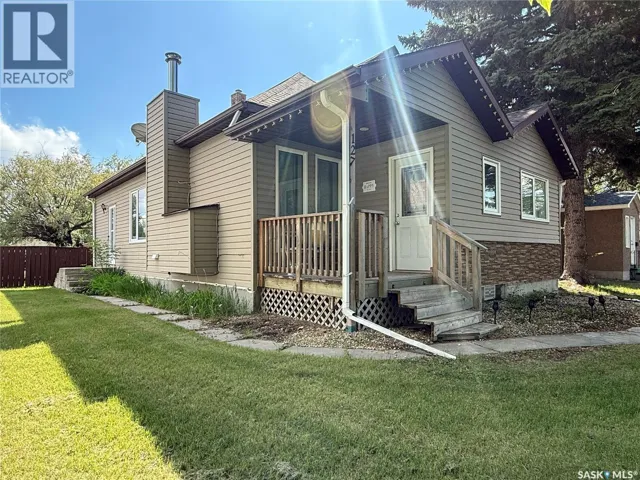 127 6th AVENUE W, Melville, Saskatchewan S0A2P0