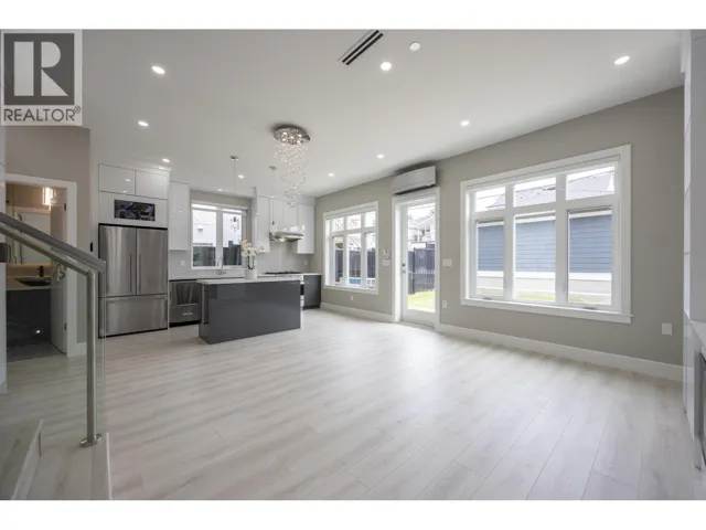 2 5808 LANARK STREET, Vancouver, British Columbia V5P2Y4