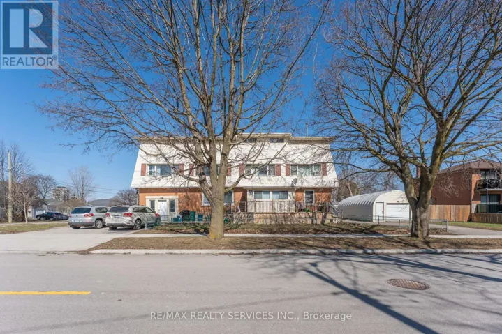 72 FLORENCE AVENUE, Kitchener, Ontario N2A2K8