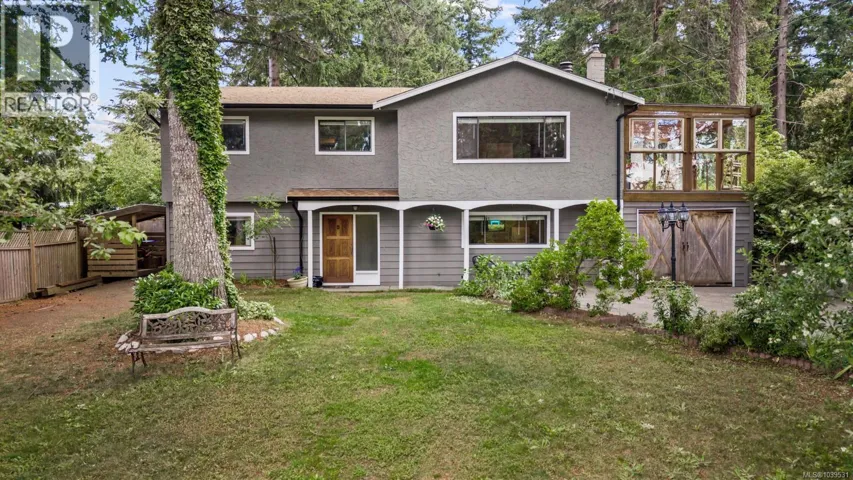 1506 Chinook Dr, Comox, British Columbia V9M3E1