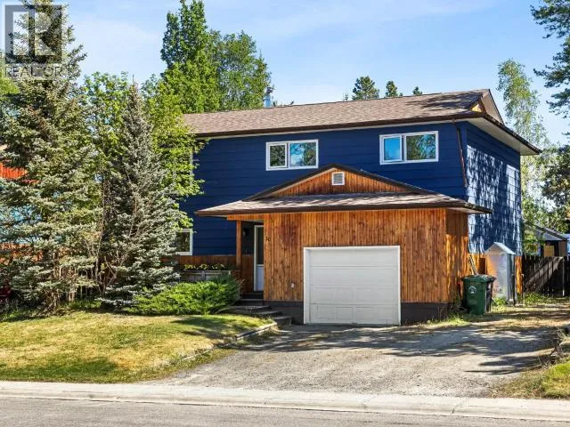 30 TAMARACK DRIVE, Whitehorse, Yukon Y1A4W2