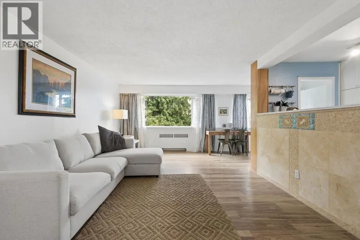 207 2494 CORNWALL AVENUE, Vancouver, British Columbia V6K1B8