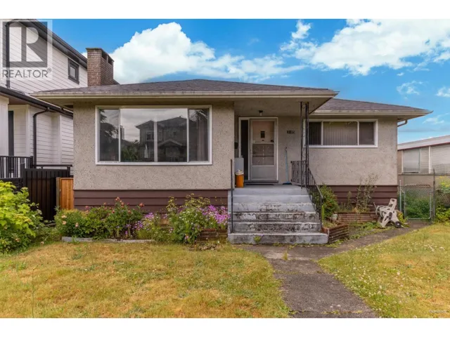 3185 E 16TH AVENUE, Vancouver, British Columbia V5M2M7