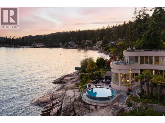 3912 MARINE DRIVE, West Vancouver, British Columbia V7V1N4