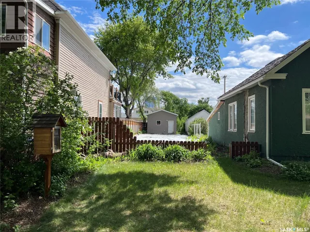 432 D AVENUE S, Saskatoon, Saskatchewan S7M1R4