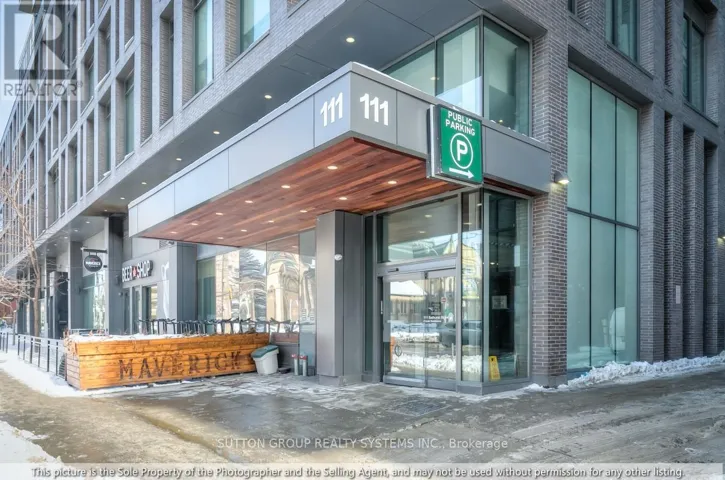 523 - 111 BATHURST STREET, Toronto (Waterfront Communities), Ontario M5V0M9