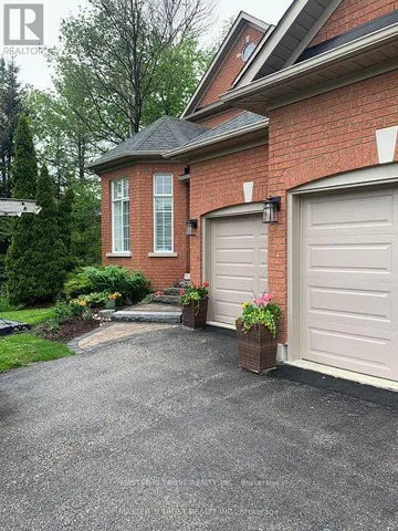 657 CHALEUR PLACE, Newmarket (Stonehaven-Wyndham), Ontario L3X1L6