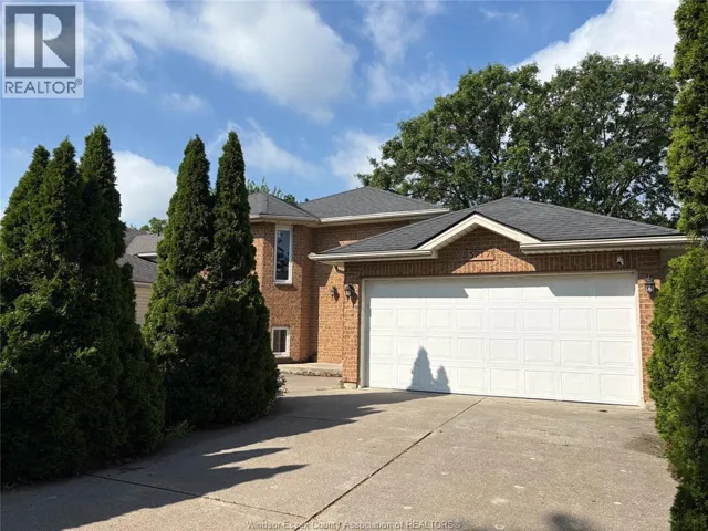 3717 MAGUIRE Street, Windsor, Ontario N9E4V3