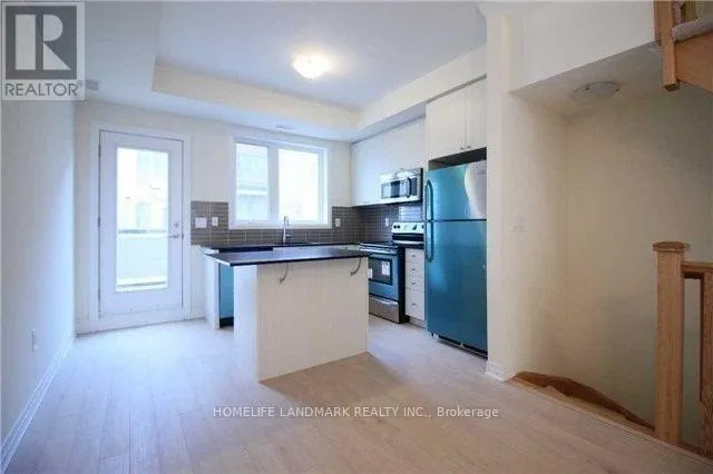 6 - 50 THOMAS MULHOLLAND DRIVE, Toronto (Downsview-Roding-CFB), Ontario M3K0A6