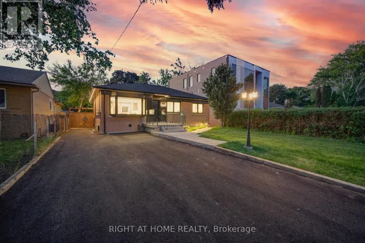 9 CARTIER CRESCENT, Richmond Hill (Crosby), Ontario L4C2M9