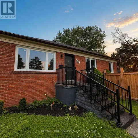 351 MAURICE DRIVE, Oakville (CO Central), Ontario L6K2X4
