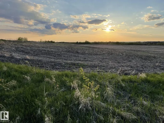 TWP 531 RR 223, Rural Strathcona County, Alberta T6E2M3