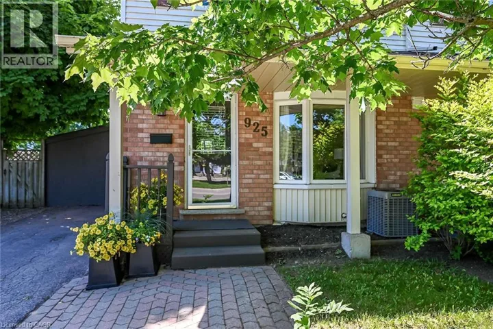 925 ELGIN Street N, Cambridge, Ontario N1R8C6