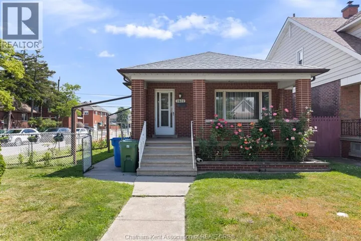 1402 Elsmere AVENUE, Windsor, Ontario N8X4G9