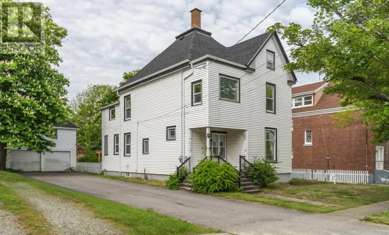 13 Porter Street, Yarmouth, Nova Scotia B5A2Y7